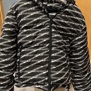 New Balenciaga jacket size 38. Only worn once retail at 2300 or more.